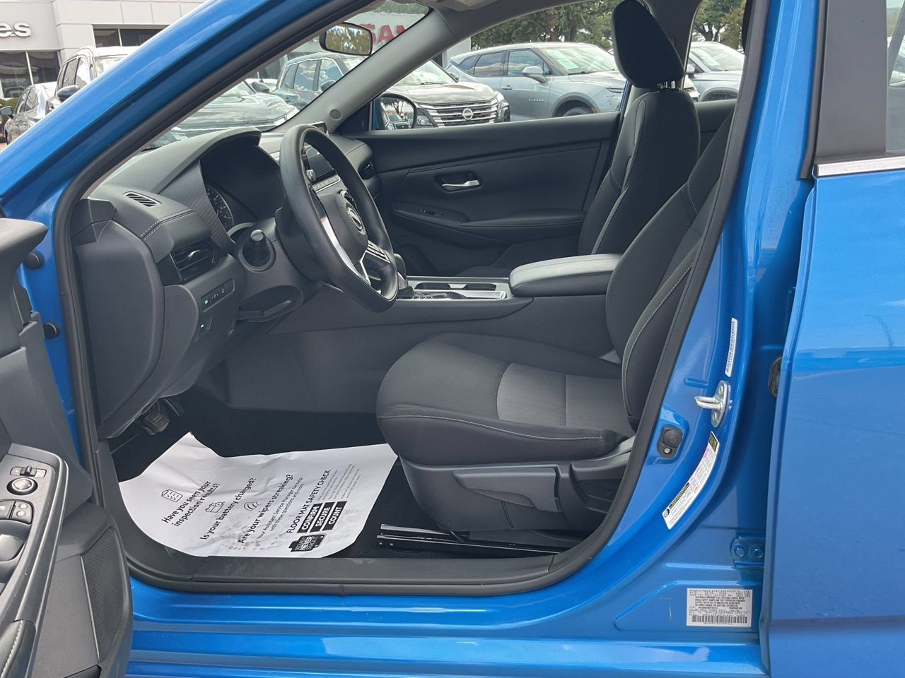Used 2025 Nissan Sentra SV FWD image 8