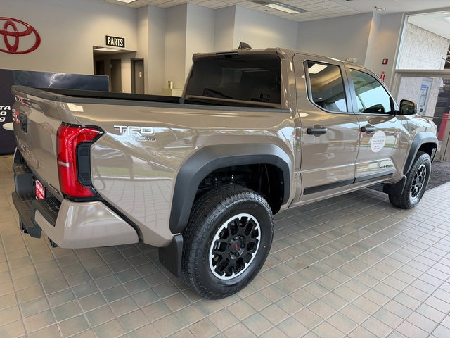 Certified 2026 Toyota Tacoma TRD Off-Road AWD/4WD image 4