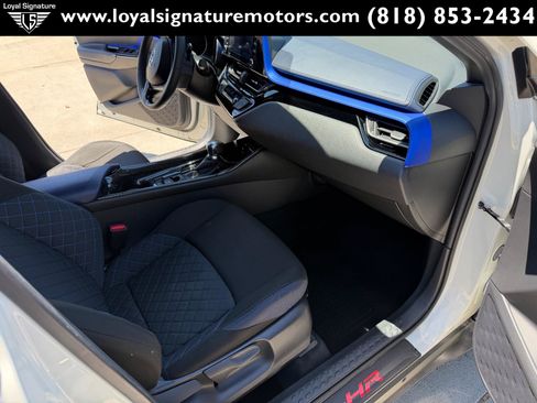 Used 2021 Toyota C-HR XLE FWD image 32