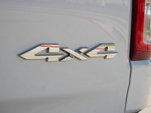 Used 2024 RAM 1500 Lone Star image 9