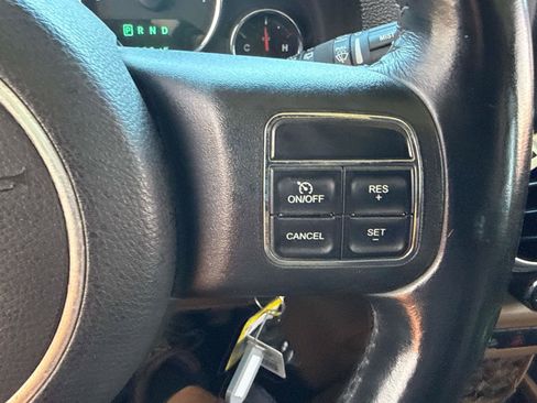 Used 2012 Jeep Wrangler Sahara w/ Connectivity Group AWD/4WD image 22