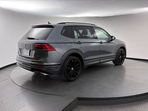 Used 2021 Volkswagen Tiguan SE R-Line FWD image 8
