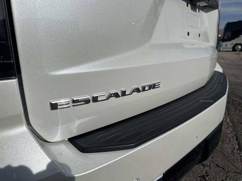 Used 2025 Cadillac Escalade ESV Premium Luxury w/ Touring Package image 6