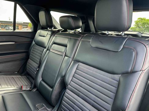 Used 2025 Ford Explorer ST-Line RWD image 19