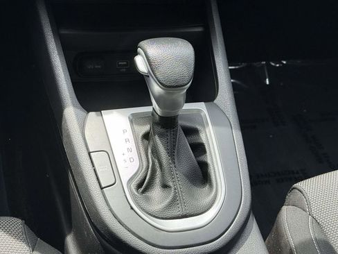 Used 2022 Kia Forte LXS FWD image 15