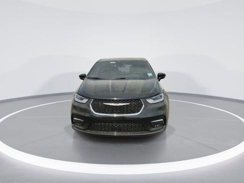 New 2026 Chrysler Pacifica Select image 3