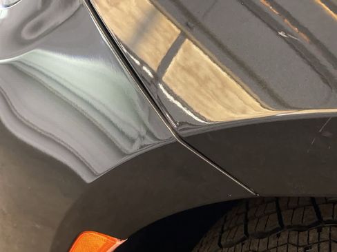 Used 2023 Chrysler Pacifica Touring-L image 32