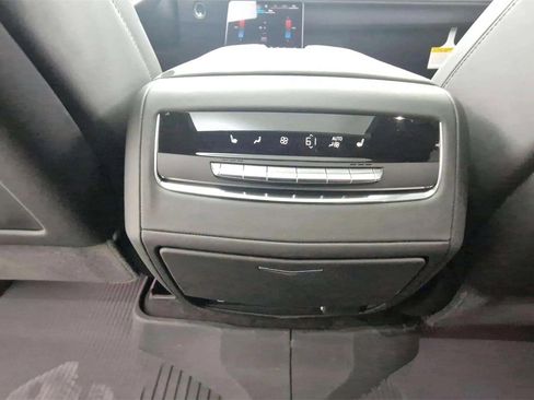 Used 2025 Cadillac Escalade Sport Platinum w/ LPO, ONYX Package image 16