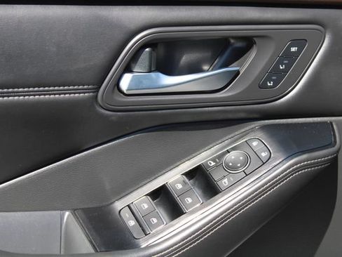 Used 2022 Nissan Rogue SL FWD image 13