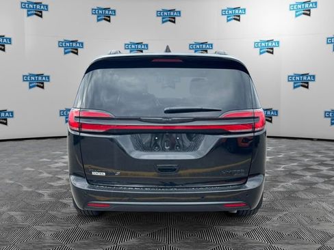 New 2026 Chrysler Pacifica Limited w/ S Appearance Package AWD/4WD image 4