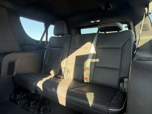 Used 2023 Chevrolet Suburban Premier image 25