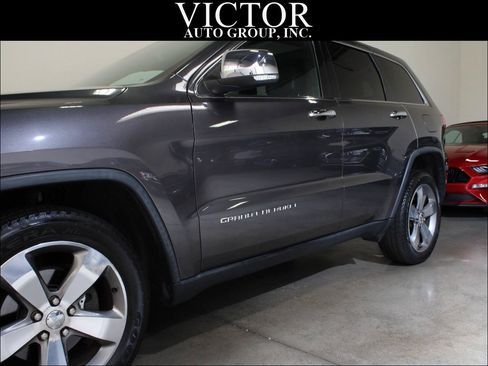Used 2015 Jeep Grand Cherokee Limited w/ Luxury Group II AWD/4WD image 7