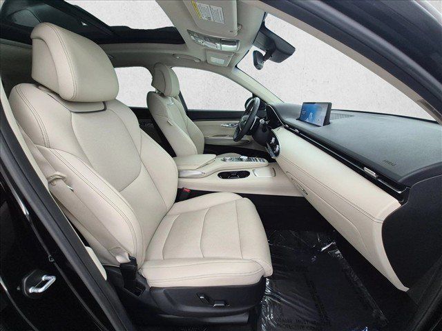 Used 2024 Genesis GV70 2.5T w/ Select Package AWD/4WD image 25