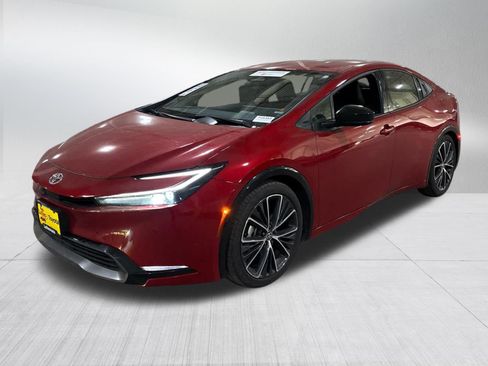 Certified 2025 Toyota Prius XLE FWD image 3
