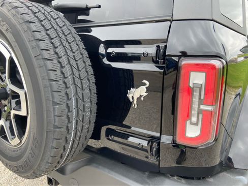 Used 2025 Ford Bronco Outer Banks AWD/4WD image 10