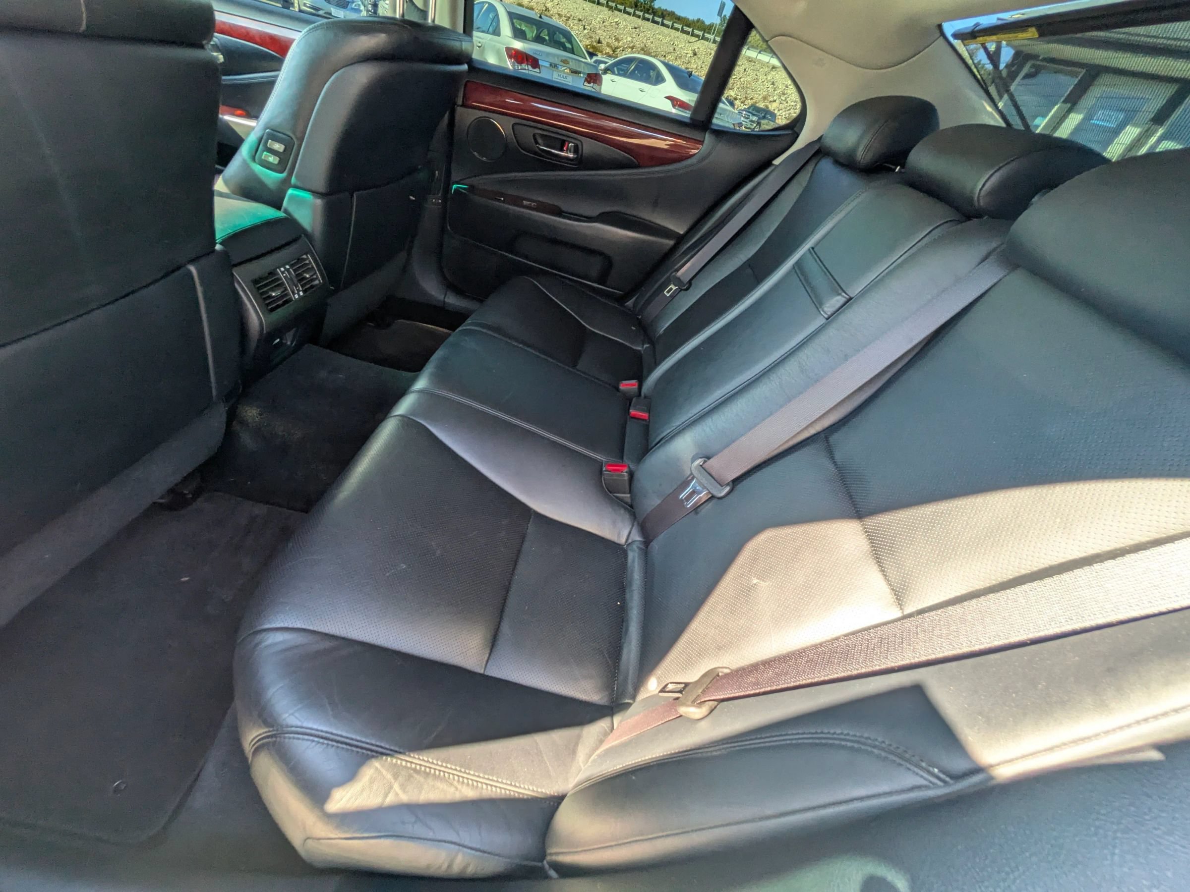 Used 2012 Lexus LS 460 AWD w/ Comfort Pkg image 29