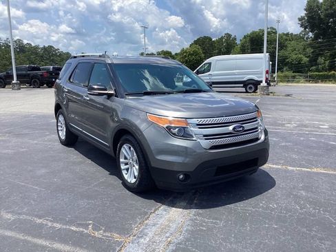 Used 2013 Ford Explorer XLT FWD image 1