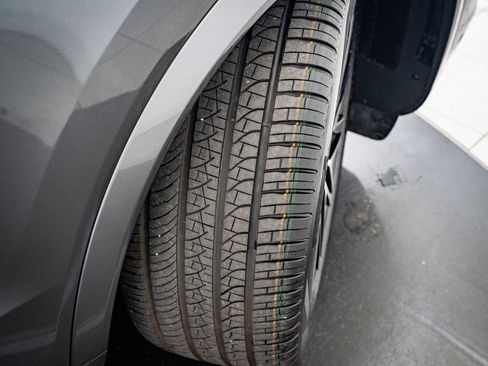 Used 2024 Porsche Cayenne image 39