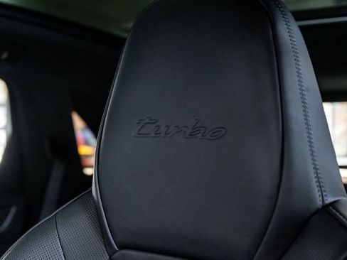 Certified 2025 Porsche Cayenne Turbo AWD/4WD image 17