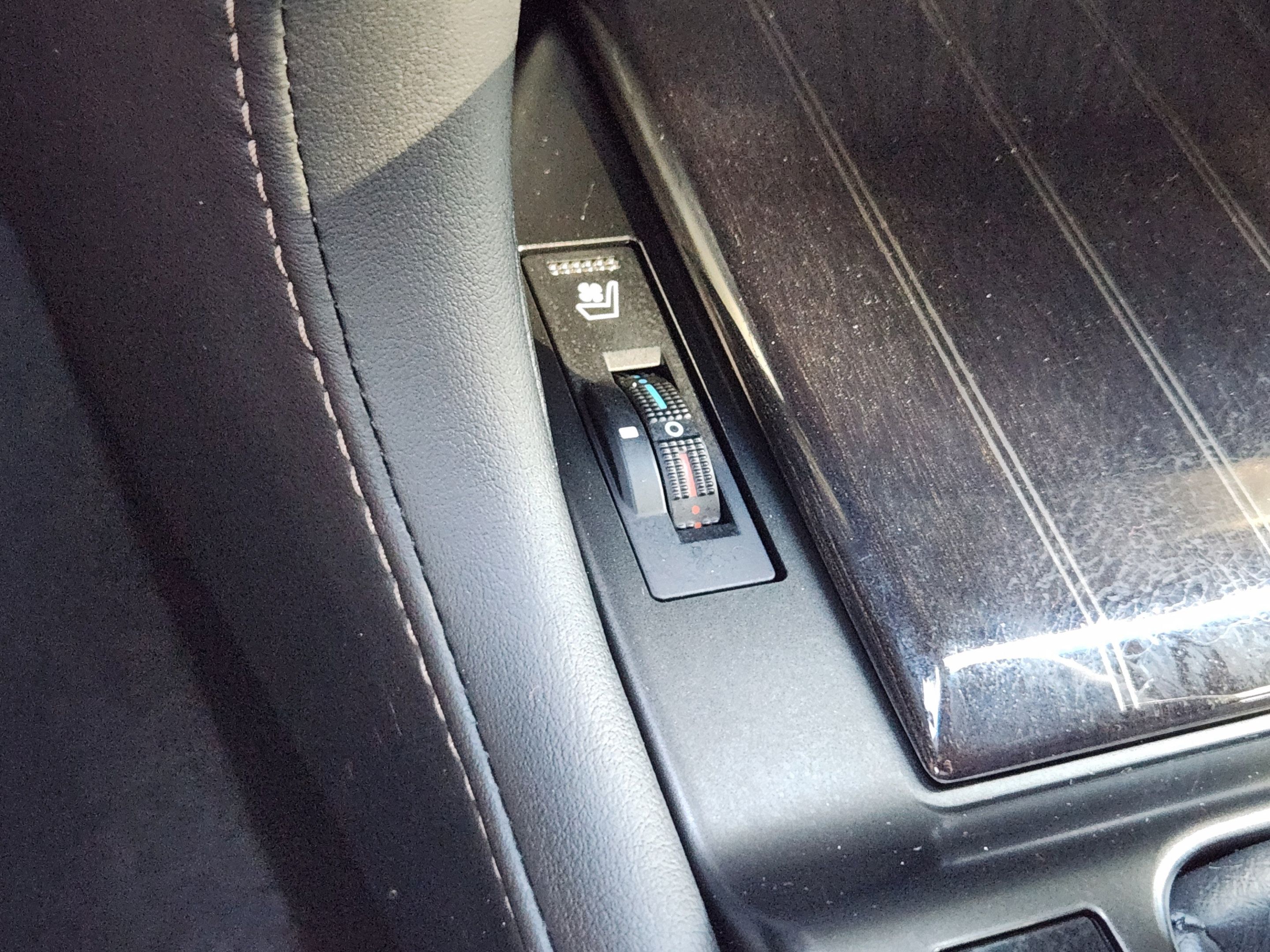 Used 2023 Lexus GX 460 Premium AWD/4WD image 18