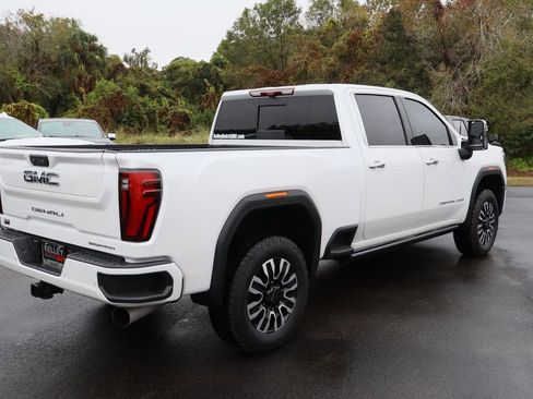 Used 2024 GMC Sierra 2500 Denali Ultimate image 8