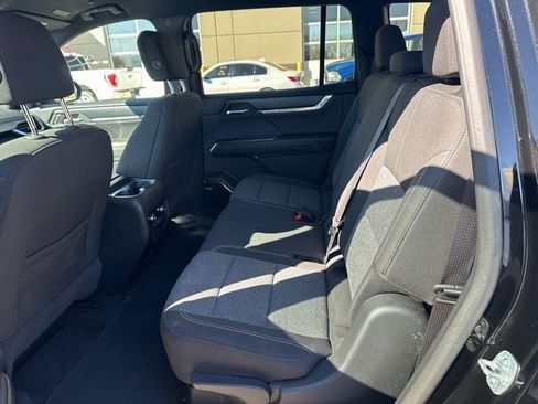 Used 2025 GMC Acadia Elevation image 9