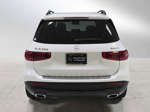 Certified 2025 Mercedes-Benz GLB 250 4MATIC image 4