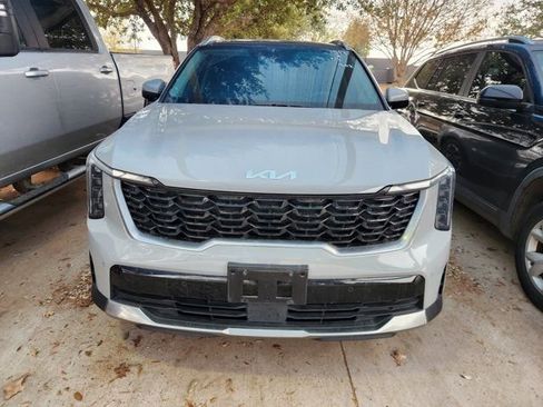 Used 2025 Kia Sorento S w/ Panoramic Sunroof Package image 2
