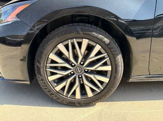 Certified 2025 Nissan Altima 2.5 SV FWD video 3