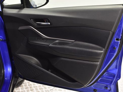 Used 2020 Toyota C-HR LE image 33