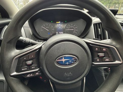 Used 2018 Subaru Impreza 2.0i Premium image 16