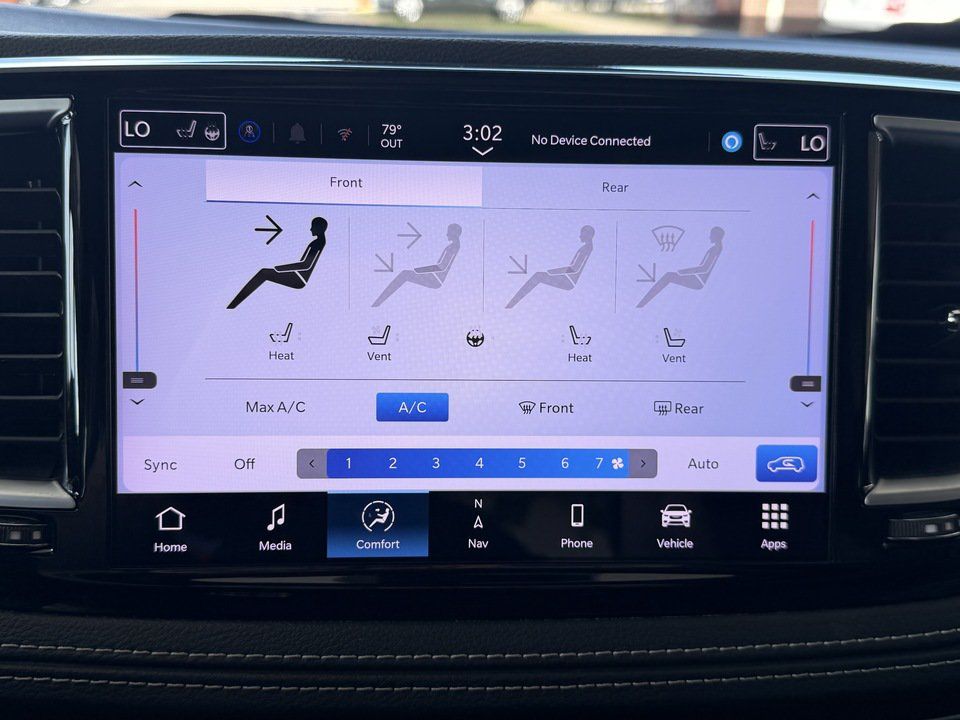Used 2025 Chrysler Pacifica Limited FWD image 20