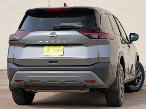 Used 2023 Nissan Rogue S FWD image 4