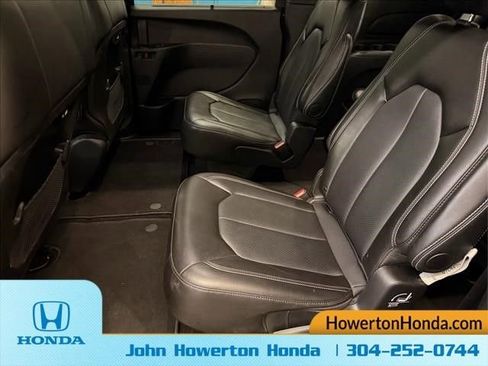 Used 2025 Chrysler Pacifica Select FWD image 12