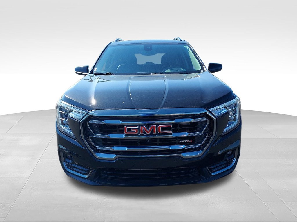 Used 2024 GMC Terrain AT4 w/ Tech Package AWD/4WD image 8