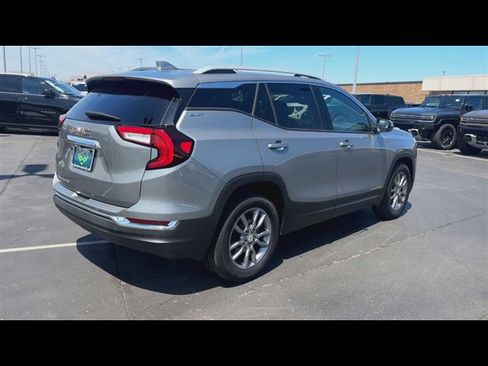 Used 2023 GMC Terrain SLT w/ Infotainment Package II FWD image 8