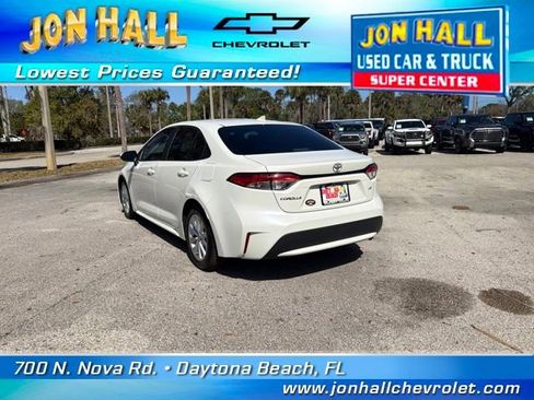 Used 2021 Toyota Corolla LE w/ LE Convenience Package image 7