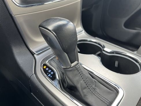 Used 2018 Jeep Grand Cherokee Laredo image 28