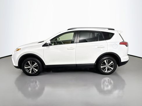 Used 2018 Toyota RAV4 XLE FWD image 4