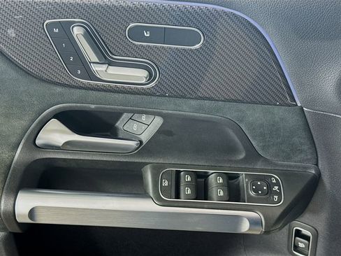 Used 2021 Mercedes-Benz GLB 250 image 20