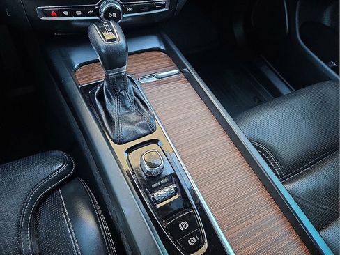 Certified 2020 Volvo XC60 T6 Inscription w/ Protection Package Premier image 30