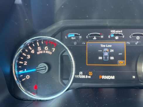 Used 2017 Ford F150 Lariat image 12