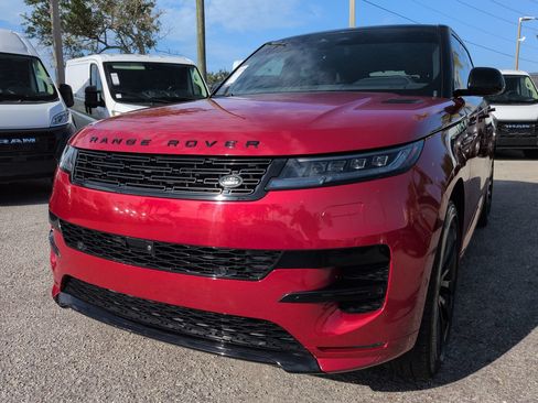 Used 2025 Land Rover Range Rover Sport Dynamic SE AWD/4WD image 9