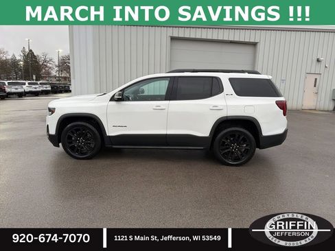 Used 2023 GMC Acadia SLE w/ Driver Convenience Package image 12