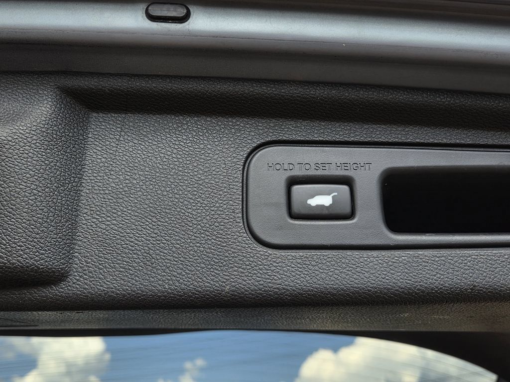 Certified 2025 Honda Odyssey Touring image 27