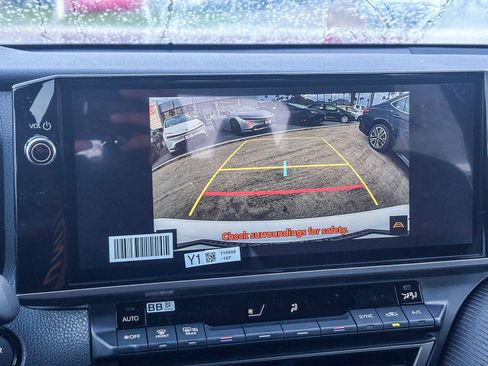 New 2026 Toyota Camry Hybrid FWD image 26