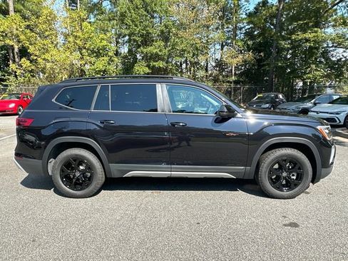 New 2026 Volkswagen Atlas Peak Edition AWD/4WD image 8