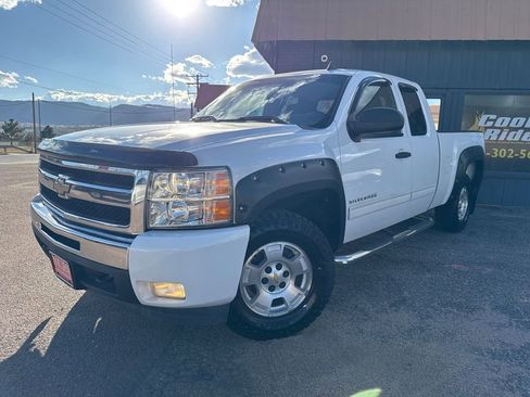 Used 2010 Chevrolet Silverado 1500 LT w/ Max Trailering Pack image 2