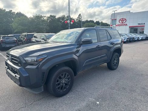 Used 2025 Toyota 4Runner SR5 AWD/4WD image 3