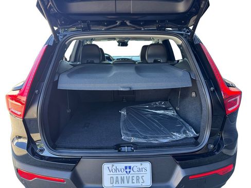 Certified 2024 Volvo XC40 B5 Plus w/ Protection Package Premier AWD/4WD image 6
